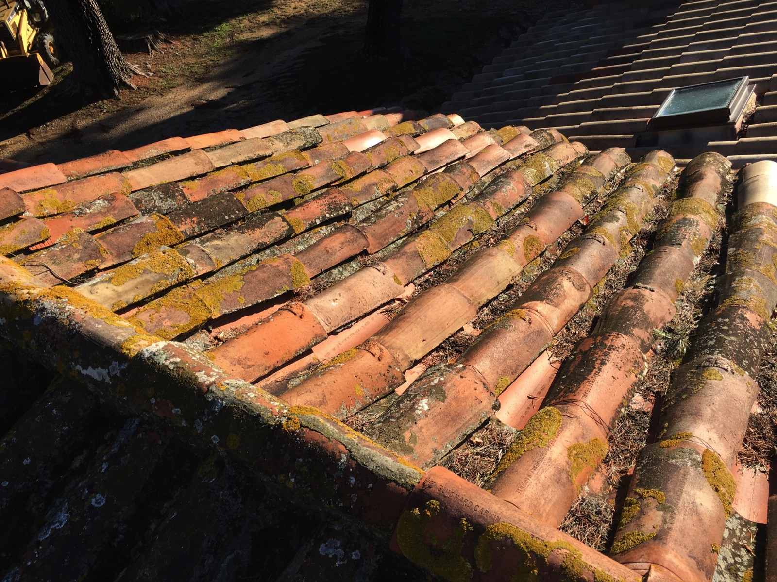 Recherche de fuite et d'infiltration sur une toiture Sanary-sur-Mer