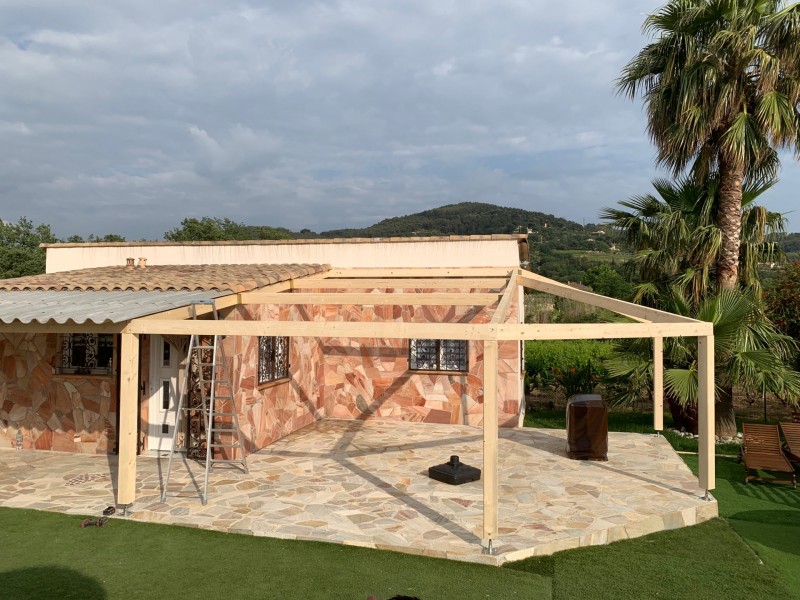 Construction d'une Pergola bois avec Toiture PST à la Cadière d’Azur 83740