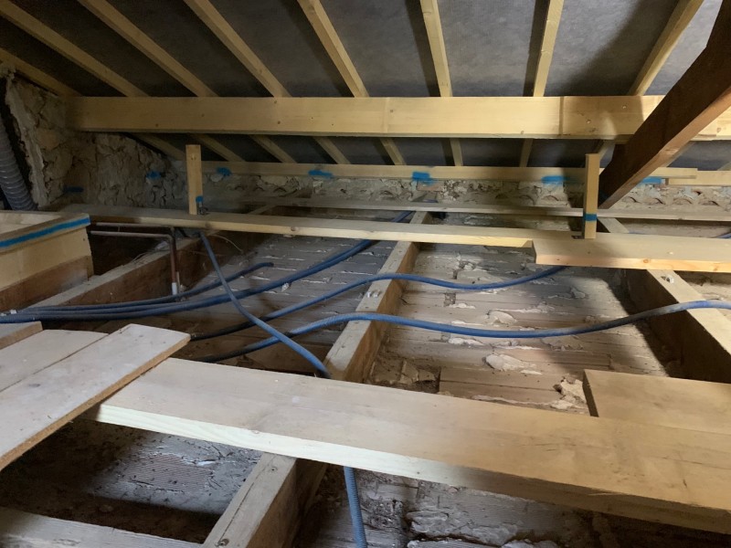 Isolation des combles perdu en laine de verre soufflée à saint mandrier dans le Var