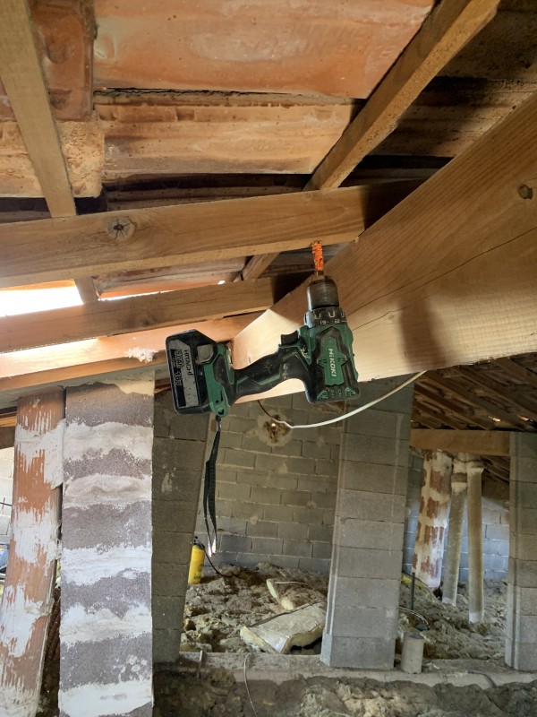 Traitement de charpente bois contre les fourmis Charpentière à six fours, les plages dans le Var 83140