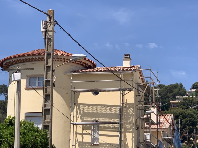 Couvreur à La Cadière-d’Azur (83740) – Remplacement de toiture en tuile canal provençale