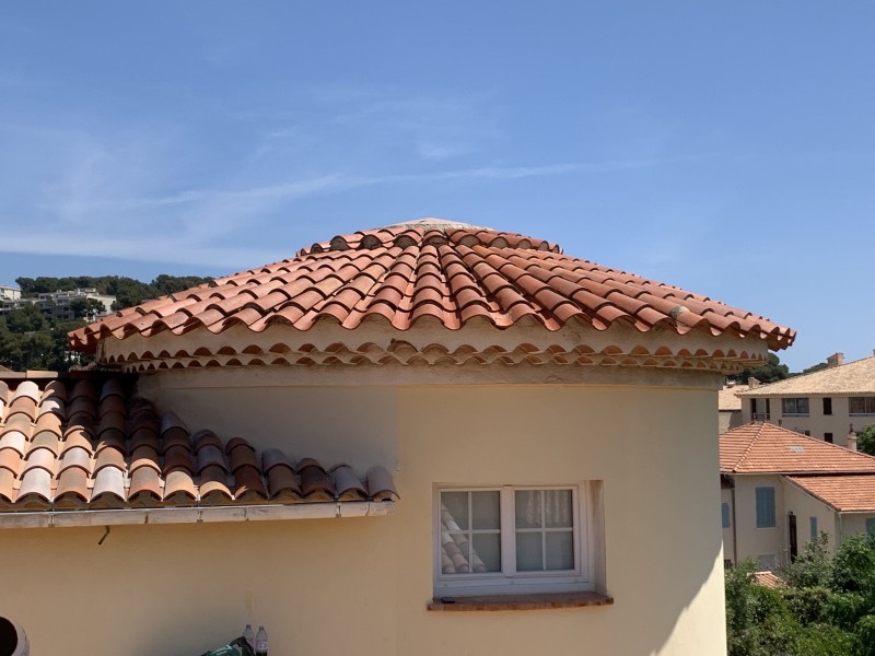 Couvreur à La Cadière-d’Azur (83740) – Remplacement de toiture en tuile canal provençale