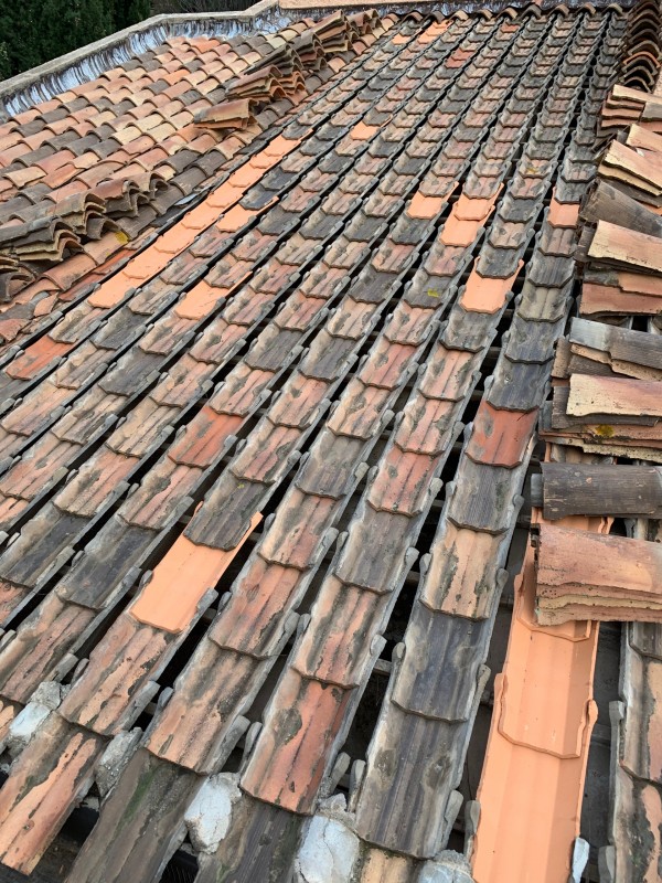 toiture en  tuile canal stop