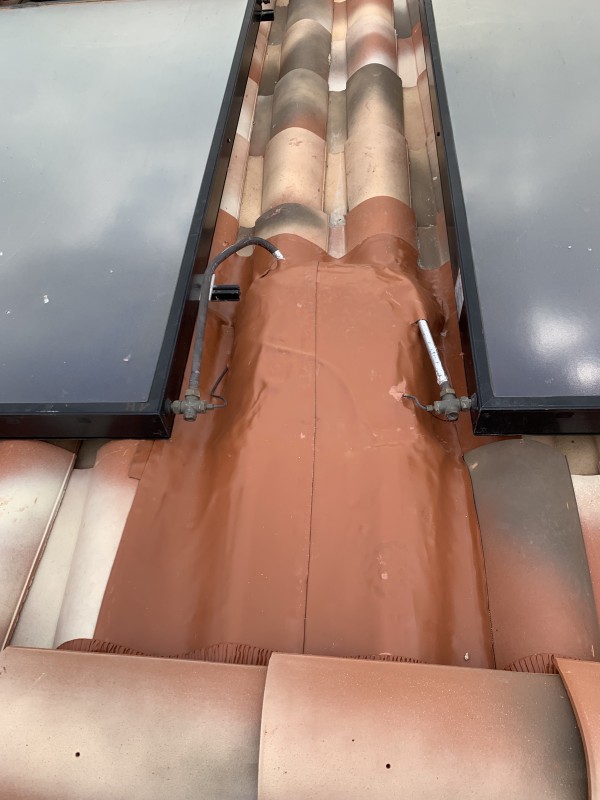 Couvreur, la Cadière d’Azur pour fuite sur panneaux solaires