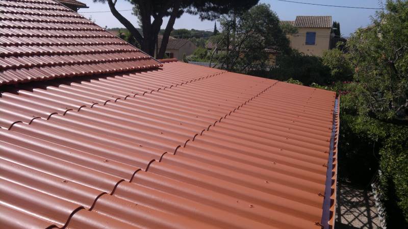 Rénovation de toiture par application de résine hydrofuge coloré a La Seyne Sur Mer