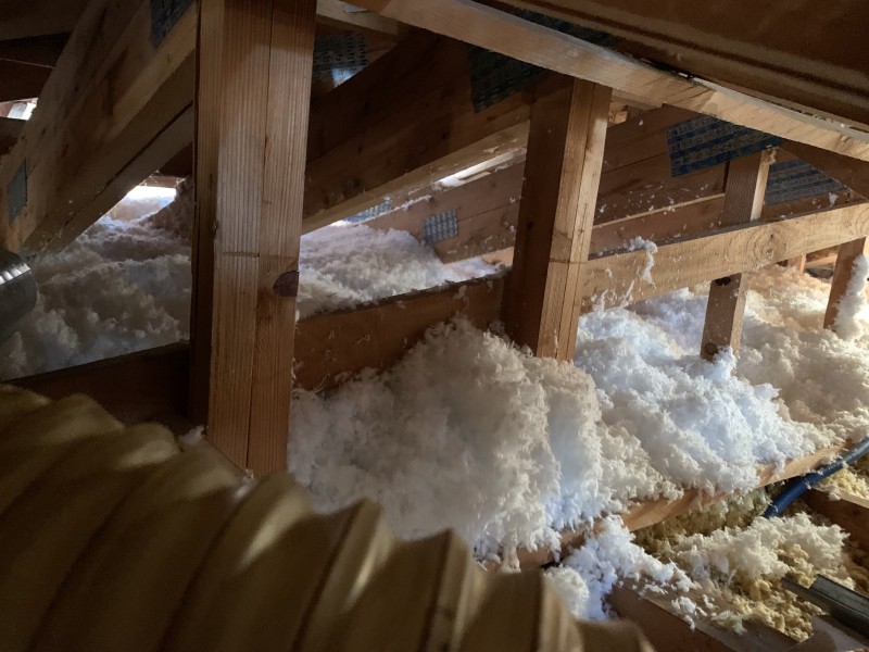 isolation des combles perdu en laine de verre souffler à Toulon