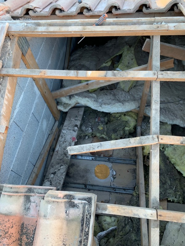 Remplacement de cheminée par un conduit de cheminée Poujoulat Avec gaine et conduit isolé double peau pour mise en conformité À la Seyne-sur-Mer dans le Var