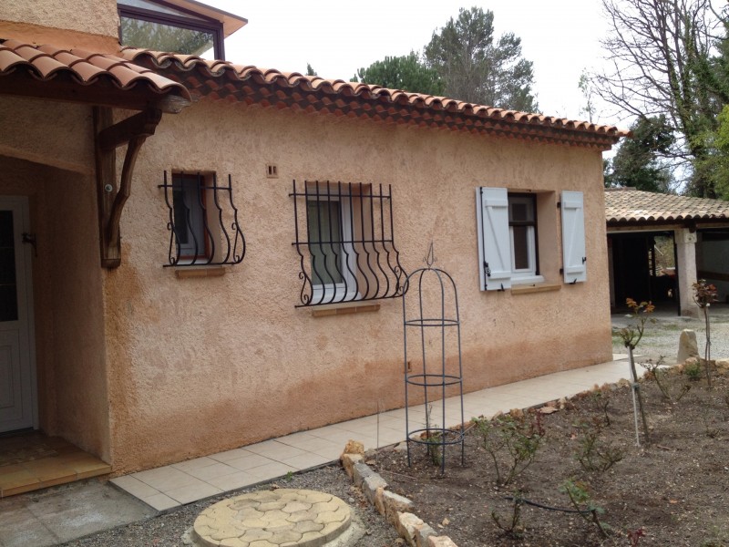 Ravalement de façade par mise en peinture sur Draguignan dans le Var