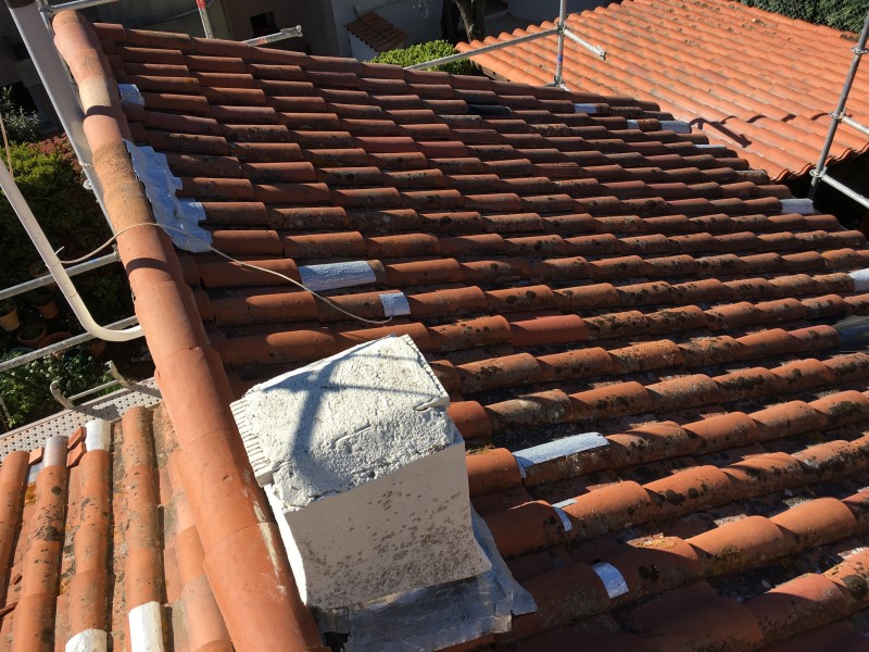 Couvreur à La Seyne-sur-Mer, spécialiste toiture tuiles traditionnelles dans le Var (83).