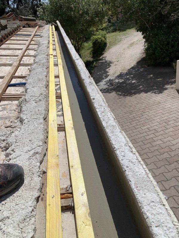 réparation et remplacement de cheneau plomb à la seyne sur mer près de toulon