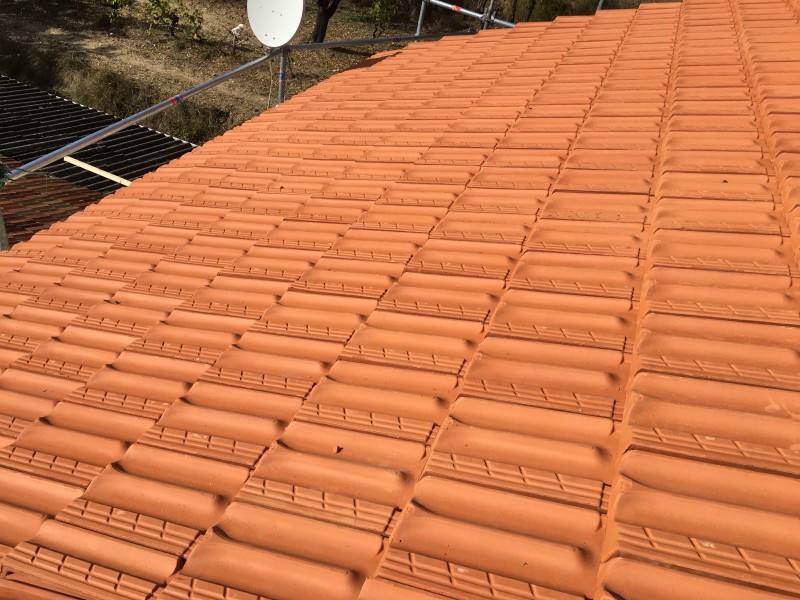 Couvreur à La Seyne-sur-Mer, spécialiste toiture tuiles traditionnelles dans le Var (83).