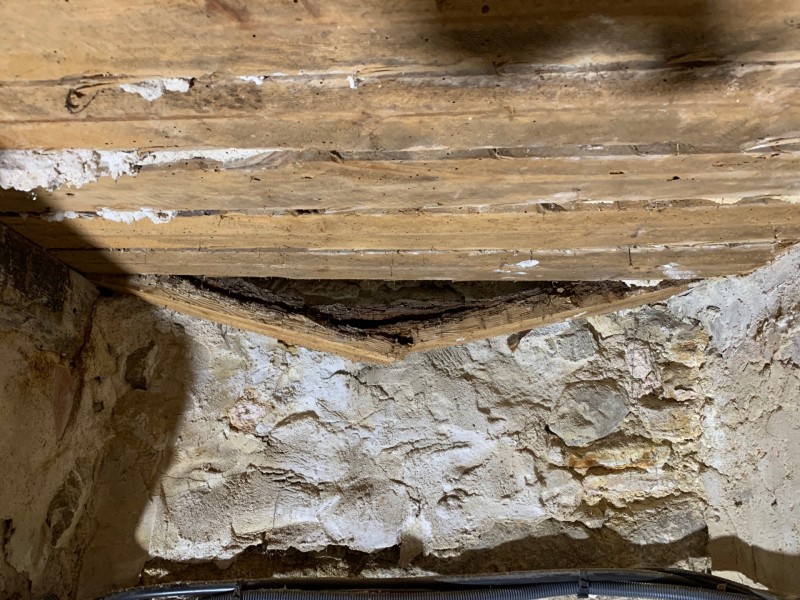 Traitement de plancher bois contre les termites et les vrillettes à la cadiere d’azur