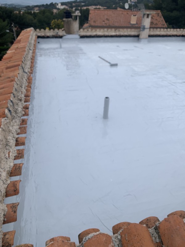 Couvreur pour étanchéité liquide à base de résine polyuréthane pour toiture terrasse à Saint-Mandrier-sur-Mer