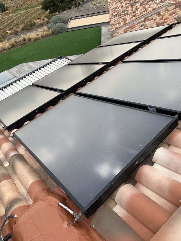 Couvreur, la Cadière d’Azur pour fuite sur panneaux solaires