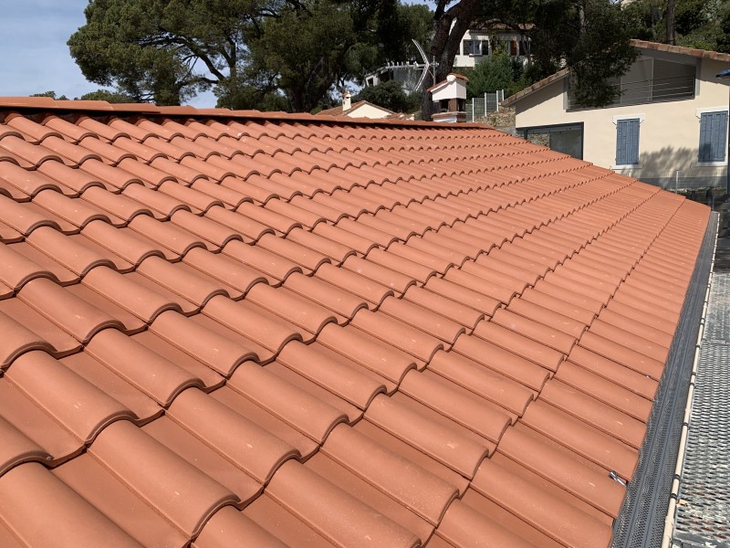Remplacement des tuiles Romane sur maison de plein pied à six fours les plages