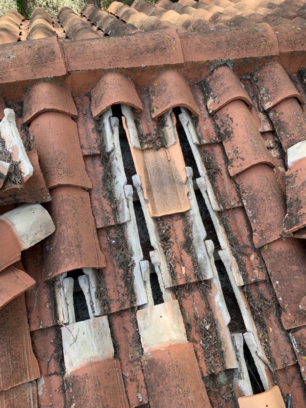 Couvreur Toulon, pour réparation de toiture tuile canal stop
