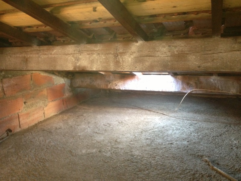 Isolation des combles perdus sur dalle béton en laine de roche et panneaux polyuréthane à Toulon dans le Var en région PACA