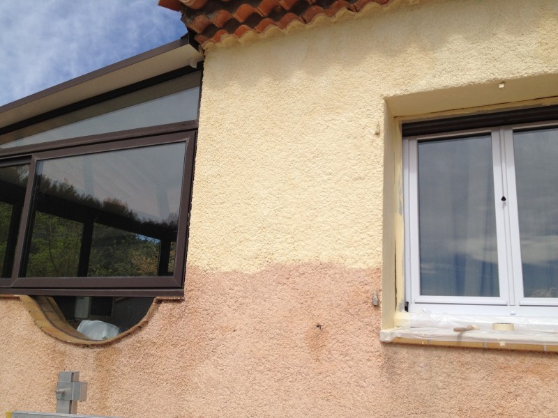 Ravalement de façade par mise en peinture sur Draguignan dans le Var