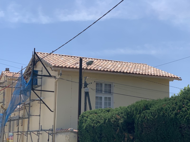 Couvreur à La Cadière-d’Azur (83740) – Remplacement de toiture en tuile canal provençale