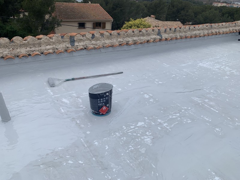 Couvreur pour étanchéité liquide à base de résine polyuréthane pour toiture terrasse à Saint-Mandrier-sur-Mer