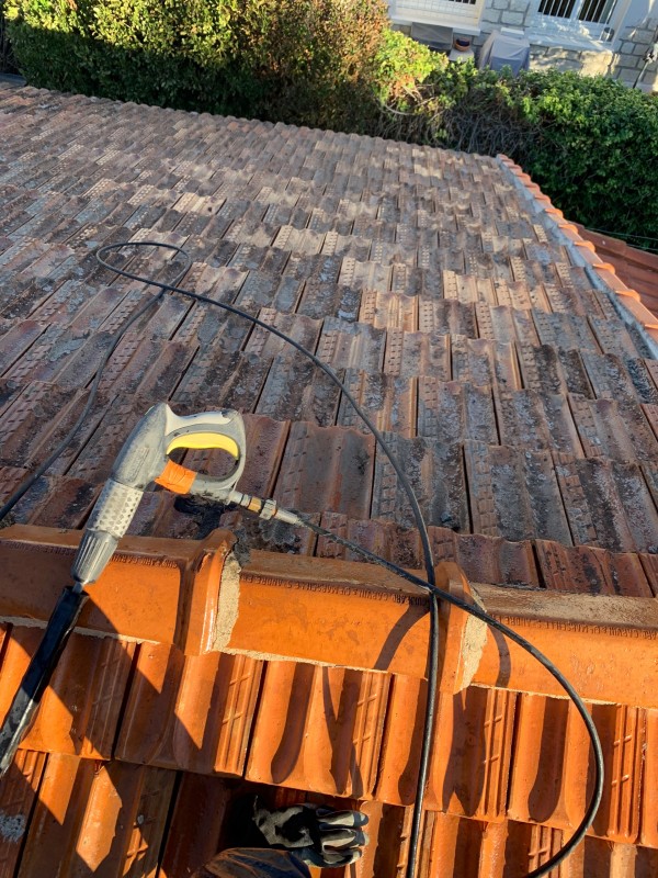 Réparation de toiture tuile plate de Marseille, à Marseille dans les Bouches du Rhône