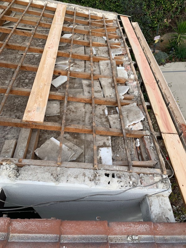 Réfection toiture pst Marseille 13012, suite à la dépose de la couverture en tuile redland