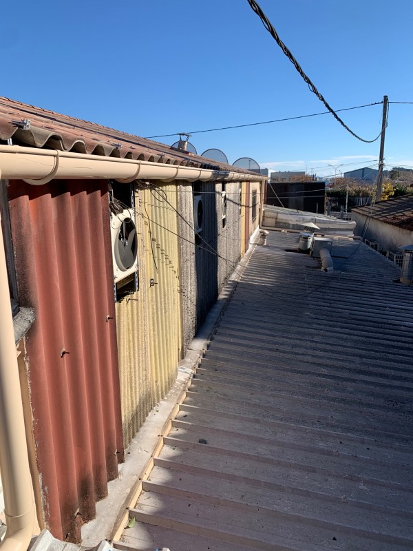 Pose de gouttière PVC sur toiture PST à la seyne sur mer