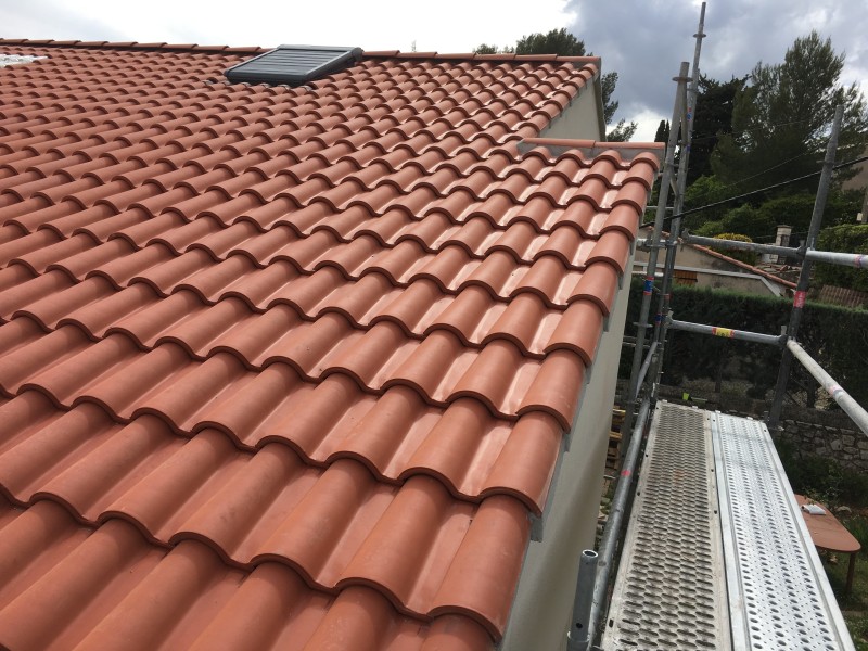 Couvreur à La Seyne-sur-Mer, spécialiste toiture tuiles traditionnelles dans le Var (83).
