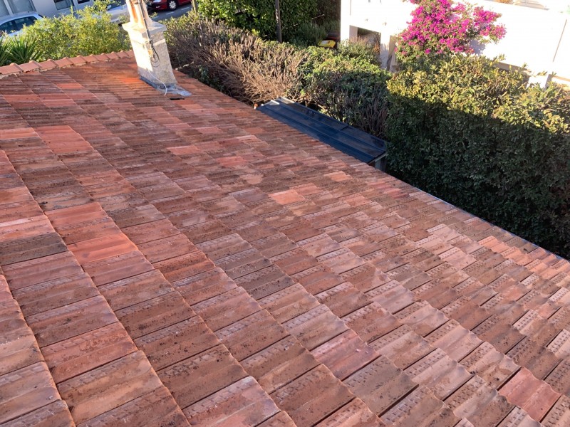 Réparation de toiture tuile plate de Marseille, à Marseille dans les Bouches du Rhône