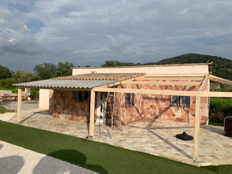 Construction d'une Pergola bois avec Toiture PST à la Cadière d’Azur 83740