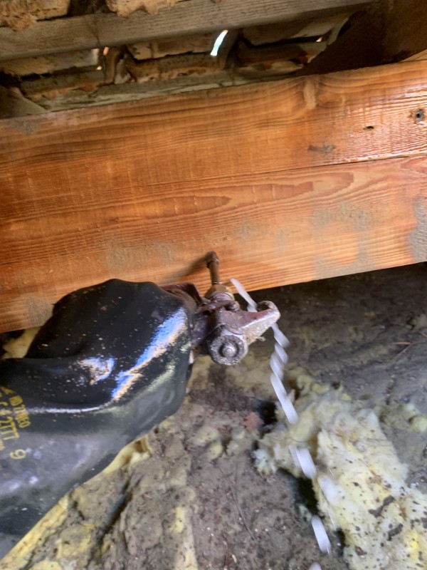 Traitement de charpente contre les fourmis charpentières à Six-Fours-les-Plages, La Seyne-sur-Mer et alentours – Chatelain Couvreurs