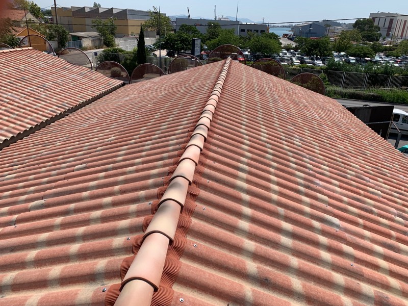 toiture plaque sous tuile