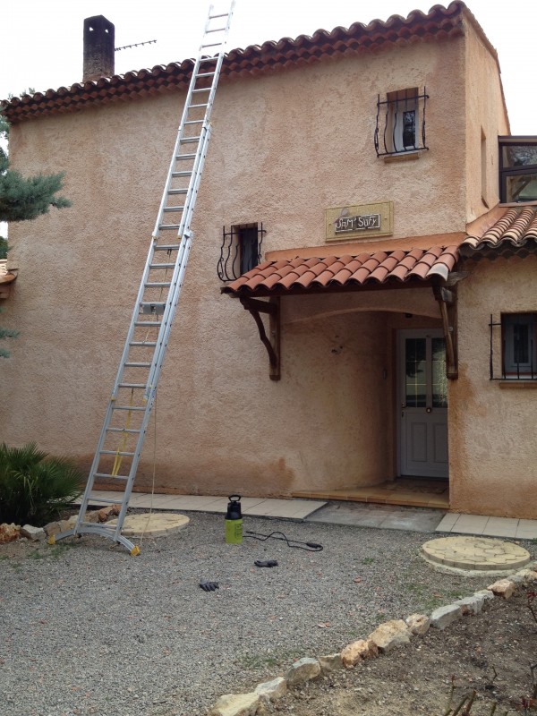 Ravalement de façade par mise en peinture sur Draguignan dans le Var