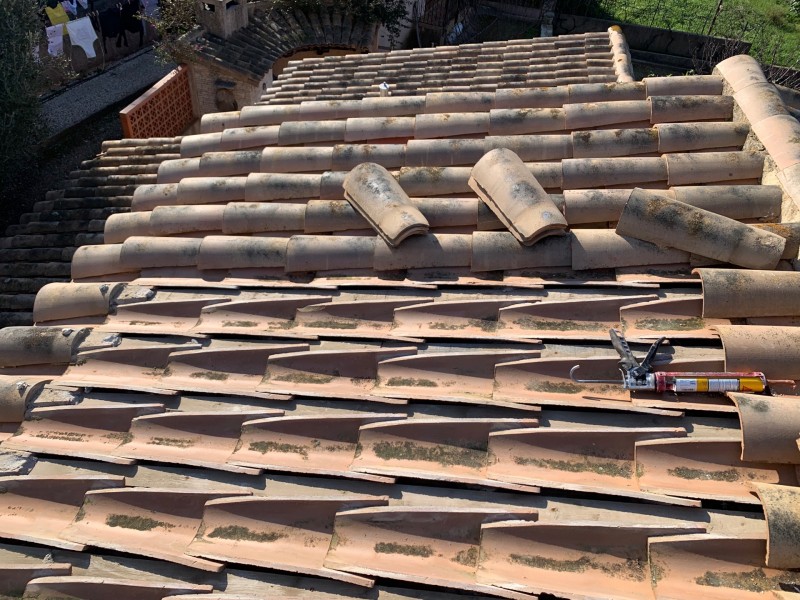 Réparation de tuile canal bâti provençale à la cadière d’azur