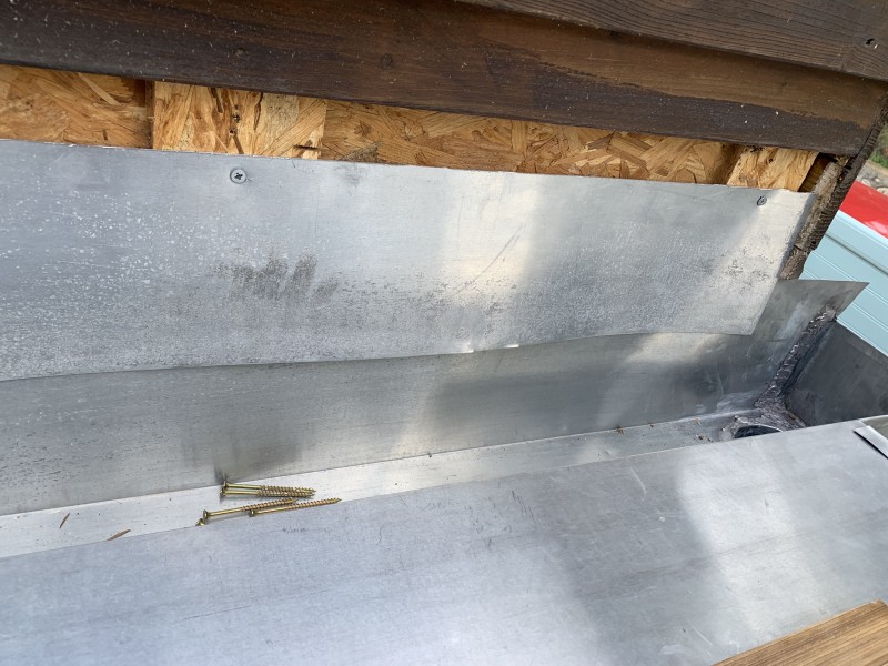 Cheneau zinc sur toiture plaque sous tuile (PST) à la Seyne sur Mer