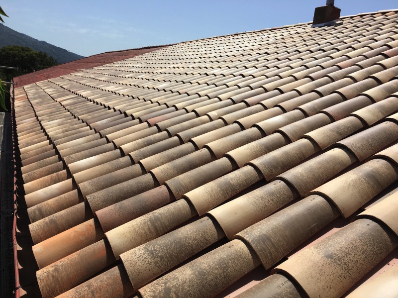 Réparation de fuite sur toiture Tuile provençale à la Cadière d’Azur dans le Var