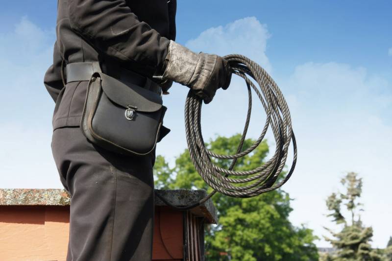 Service de ramonage de conduit de cheminée sur-mesure sur Toulon et dans le Var