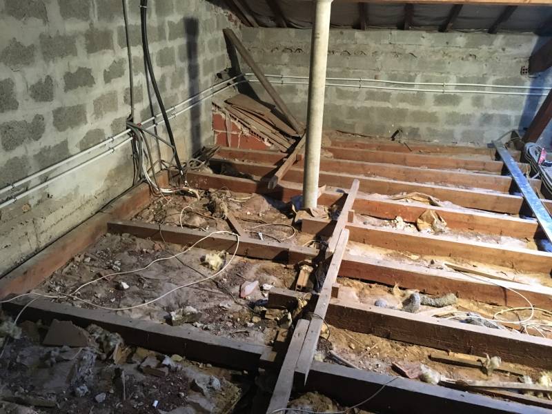 Faire isoler ses combles pour en faire une pièce à vivre dans une villa au Castellet