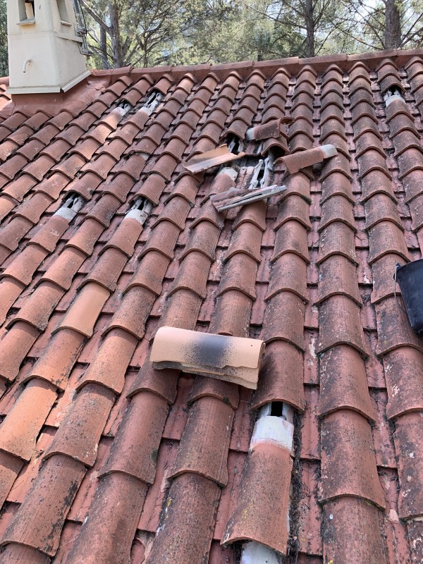 Couvreur Toulon, pour réparation de toiture tuile canal stop