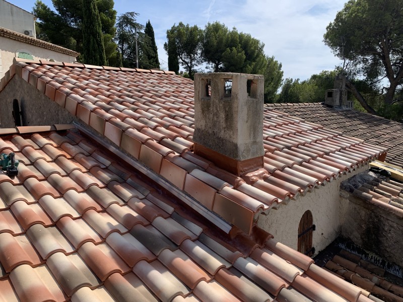 Couvreur pour changement des tuiles Romane à Toulon 