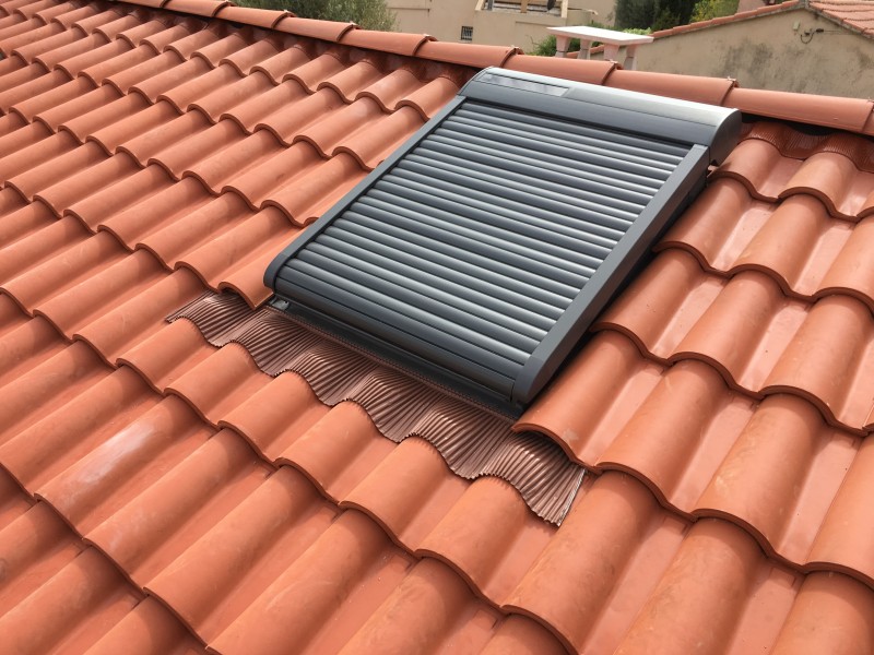 couvreur pour recherche de fuite sur toiture tuile toulon