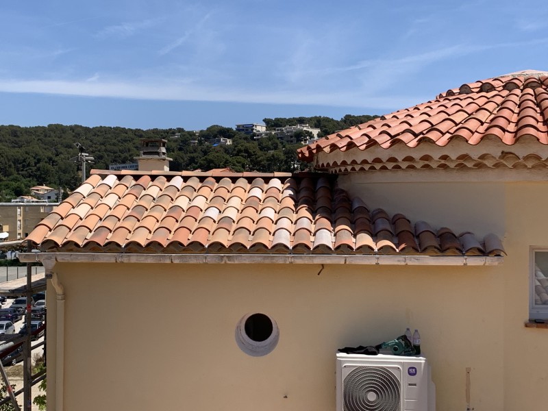 Couvreur à La Cadière-d’Azur (83740) – Remplacement de toiture en tuile canal provençale