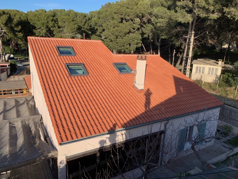 couvreur pour remplacement de toiture tuile Romane 