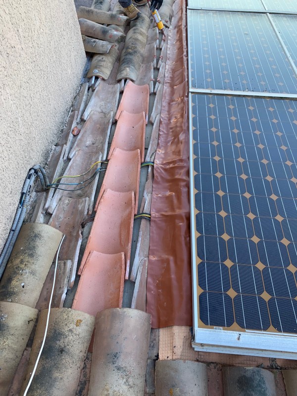 panneaux solaires fuite sur toiture tuile canal à Toulon 83000