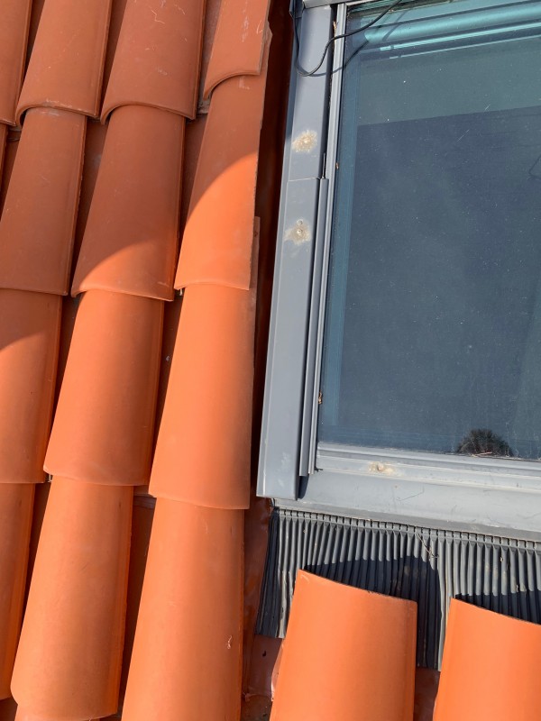 Refaire l’étanchéité des velux sur toiture PTS et tuiles canal a Toulon dans le Var