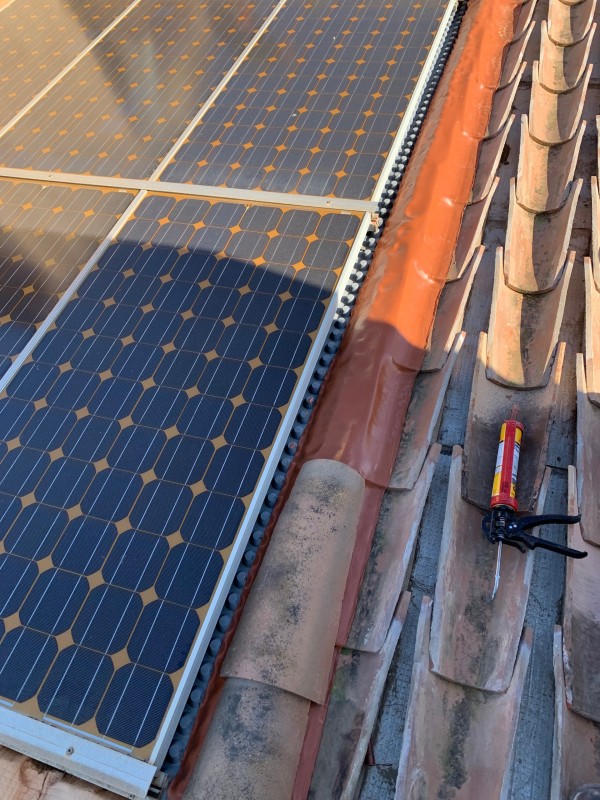 panneaux solaires fuite sur toiture tuile canal à Toulon 83000