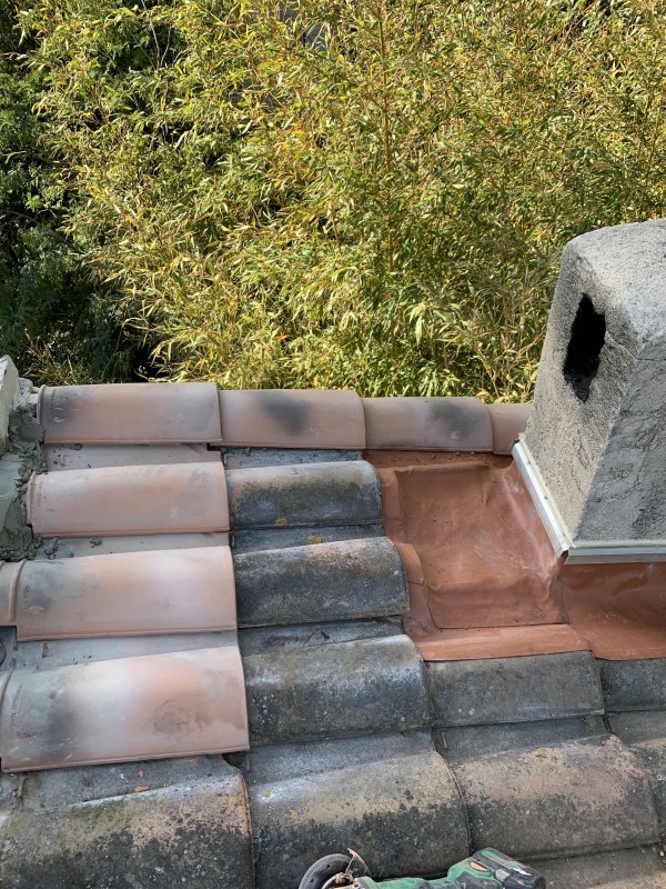 Remplacement de solin plomb par un solin Wakaflex à Sanary sur mer dans le Var