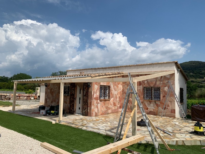 Construction d'une Pergola bois avec Toiture PST à la Cadière d’Azur 83740