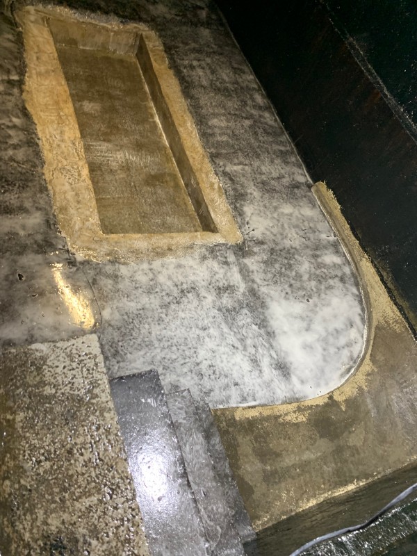 Étanchéité par cuvelage d’une cave en sous-sol par l’application de résine époxy bi-composants à la Seyne-sur-Mer dans le Var