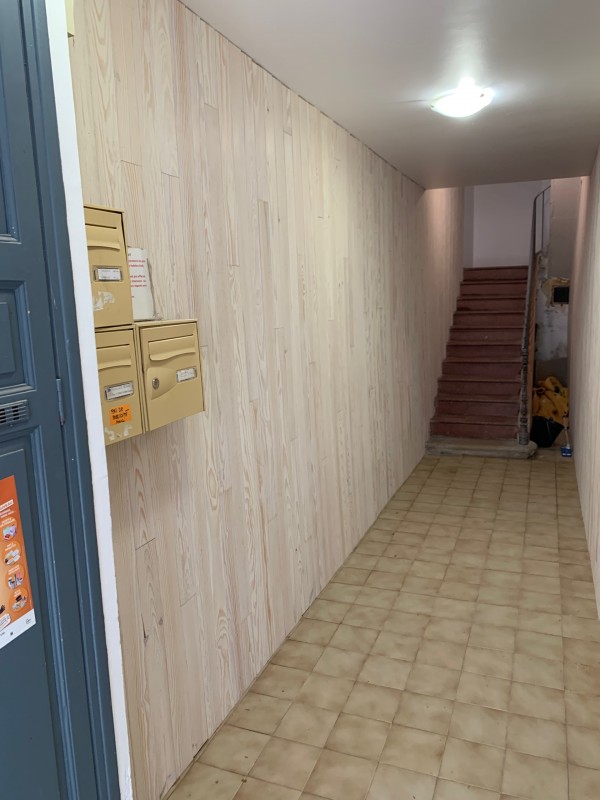 Habillage de murs en lambris bois cérusé a le Beausset dans le Var